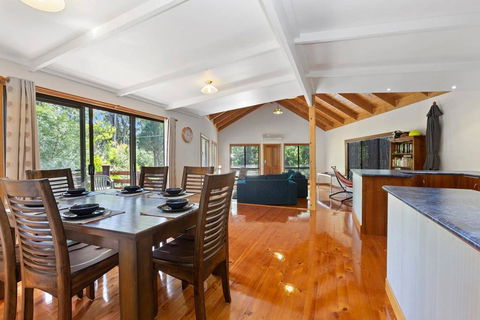 YARRABEE - The Perfect Getaway! - Accommodation in Brisbane 0