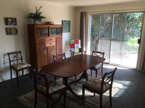Yarram Cottage: Art And Accommodation - Accommodation in Brisbane 3