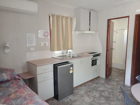 Young Caravan Park - Accommodation in Brisbane 2