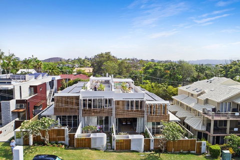 Your Luxury Escape - Driftwood Two At Clarkes Beach - Accommodation in Brisbane 0
