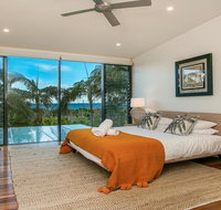 Your Luxury Escape - Kiah 11 Beach House Ocean views - Accommodation in Brisbane