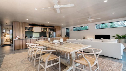 Your Luxury Escape - Tallowood - Suffolk Park - Accommodation in Brisbane 2