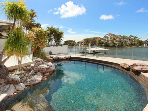 Yulunga 20 - 4 BDRM Canal Home With Pool - Accommodation in Brisbane 0