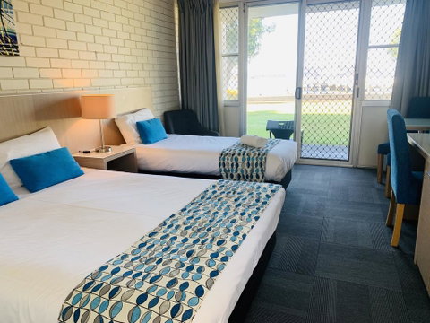 Zorba Waterfront Motel - Accommodation in Brisbane 2