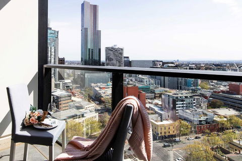 A 2BR Apt Near Melbourne Central Amazing Views - Accommodation in Brisbane 0