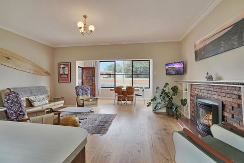 A Wave From It All - Accommodation in Brisbane 2