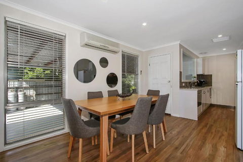 Acaronar- Great Value For Money - Accommodation in Brisbane 2