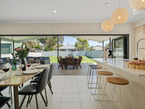 Adriatic Beach House - Accommodation in Brisbane 1