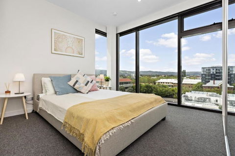 Ambrosia - East End Hillside Haven - Accommodation in Brisbane 0
