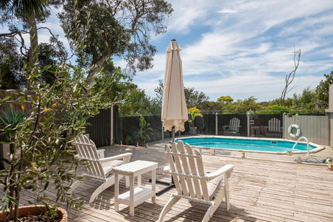 Alfresco Poolside Retreat Rye - Accommodation in Brisbane 0