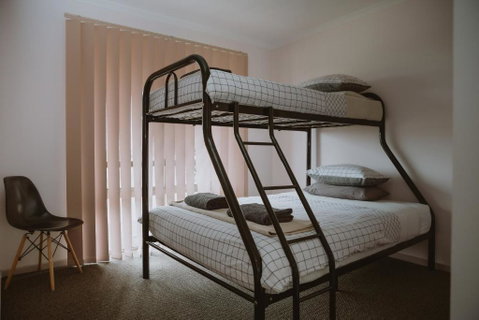 Alkoomi Chalets - Accommodation in Brisbane 1