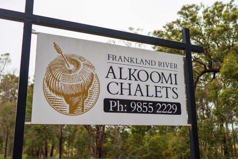 Alkoomi Chalets - Accommodation in Brisbane 4