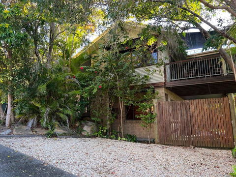 Amaroo - Bring Your Own Linen - Accommodation in Brisbane 0