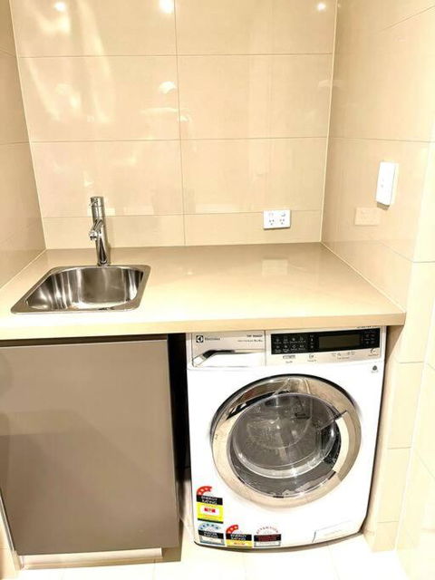 Amazing 2 Bed 2 Bed Bath Parking - Accommodation in Brisbane 4
