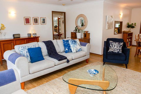 Among The Vines - Accommodation in Brisbane 4