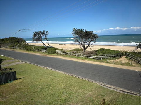 Amani Beach Haus, On The Beach - Accommodation in Brisbane 1