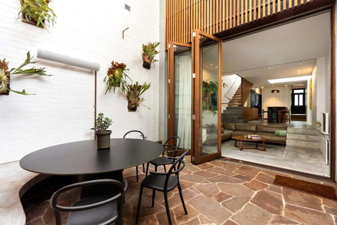 Architecture Designed Terrace - Accommodation in Brisbane 2