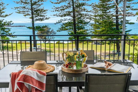 Arcoola 1 - Overlooking Main Beach - Accommodation in Brisbane 0