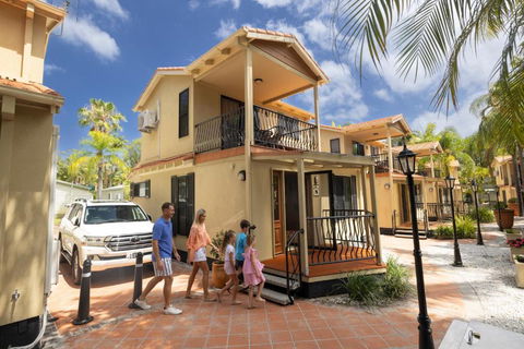 Ashmore Palms Holiday Village - Accommodation in Brisbane 4