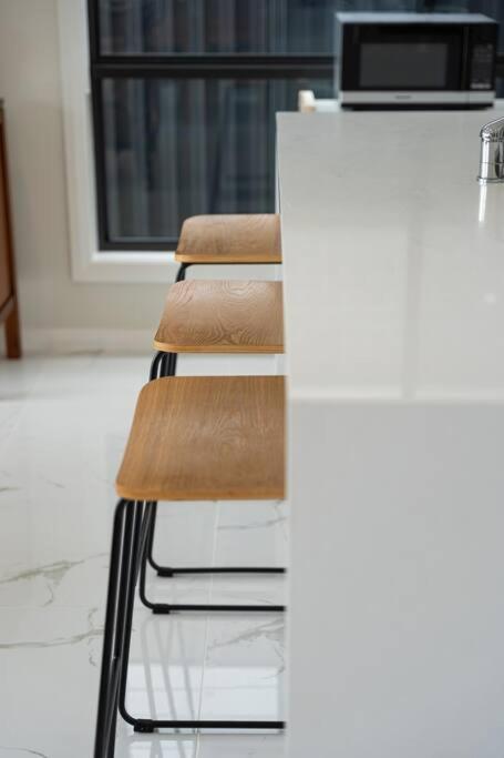 Austral Spacious Large 5 Br Home With Central AC - Accommodation in Brisbane 3