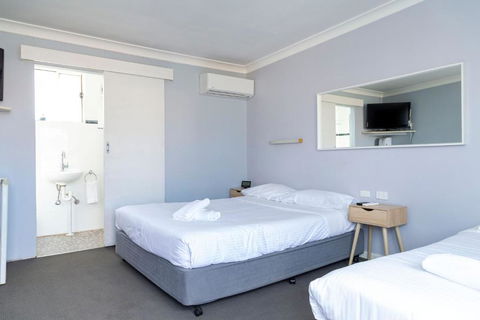 Australian Hotel Motel Yass - Accommodation in Brisbane 2