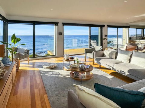 Ava - Luxe Oceanfront Beach House - Accommodation in Brisbane 0