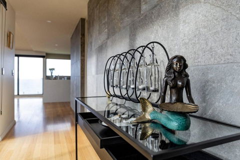 Ava - Luxe Oceanfront Beach House - Accommodation in Brisbane 1