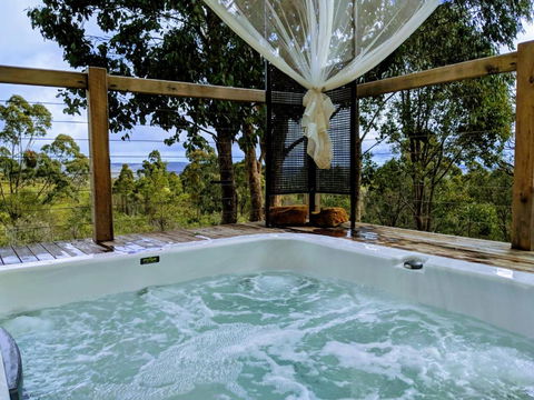 Avalon Private Spa Villa With Beautiful Tree Views - Accommodation in Brisbane 2