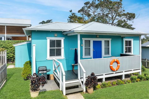Aurora Quintessential Beachfront Couples Getaway - Accommodation in Brisbane 1