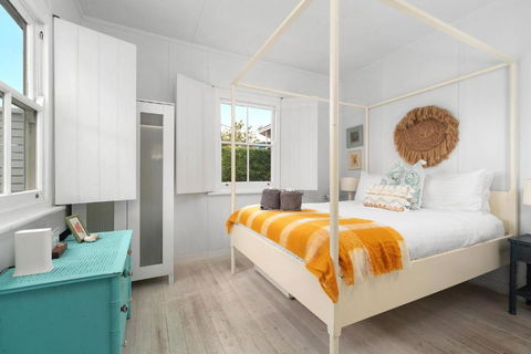 Aurora Quintessential Beachfront Couples Getaway - Accommodation in Brisbane 2