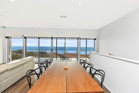 Avaya Sellicks Beachfront Getaway- Wifi - Accommodation in Brisbane 0