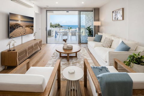 Azure Oceanside Apartment At Kings Beach - Accommodation in Brisbane 0