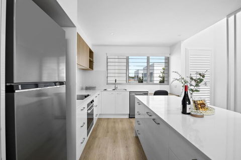 Azure River Side Townhouse - Accommodation in Brisbane 0