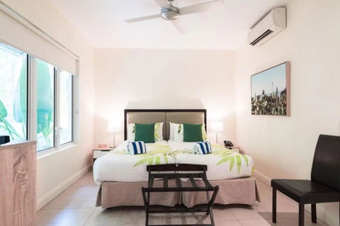 Azure Harmony - A Breezy Hideaway At The Beach Club - Accommodation in Brisbane 2