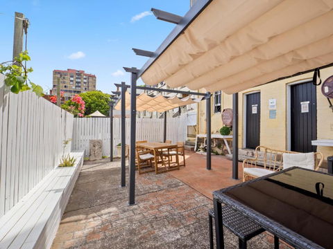 AZZURO POD HOTEL - Potts Point - Accommodation in Brisbane 2