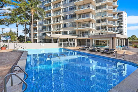 Pacific Regis Beachfront Holiday Apartments - Accommodation in Brisbane 3