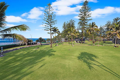 Pacific Regis Beachfront Holiday Apartments - Accommodation in Brisbane 15