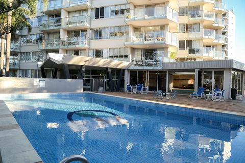 Pacific Regis Beachfront Holiday Apartments - Accommodation in Brisbane 9