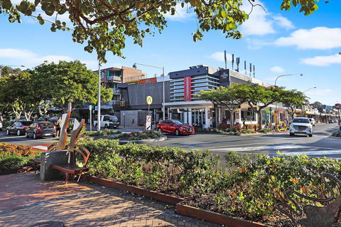 Pacific Regis Beachfront Holiday Apartments - Accommodation in Brisbane 16