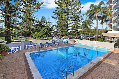 Pacific Regis Beachfront Holiday Apartments - Accommodation in Brisbane 4
