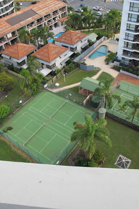 Pacific Regis Beachfront Holiday Apartments - Accommodation in Brisbane 6