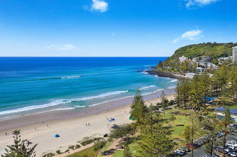Pacific Regis Beachfront Holiday Apartments - Accommodation in Brisbane 0