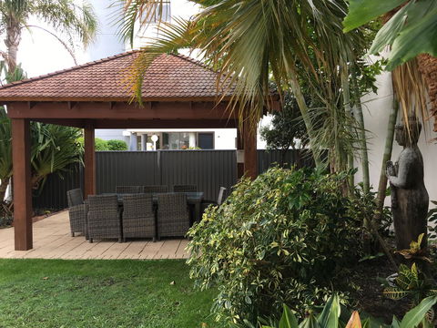 Burleigh Palms Holiday Apartments - Accommodation in Brisbane 22