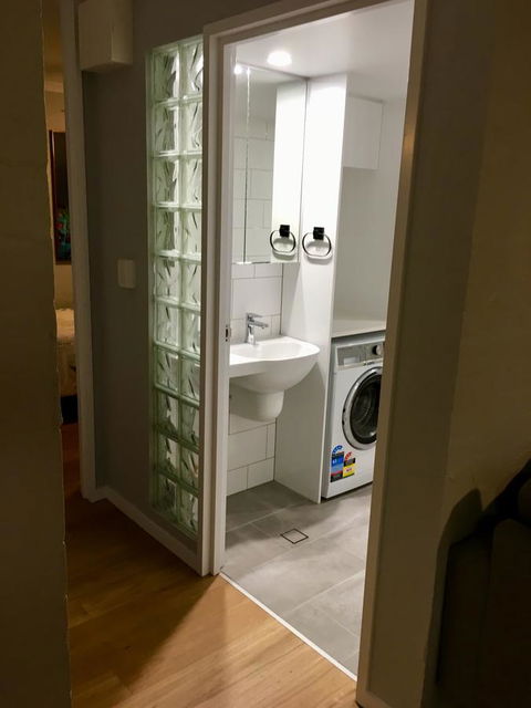 Burleigh Palms Holiday Apartments - Accommodation in Brisbane 8