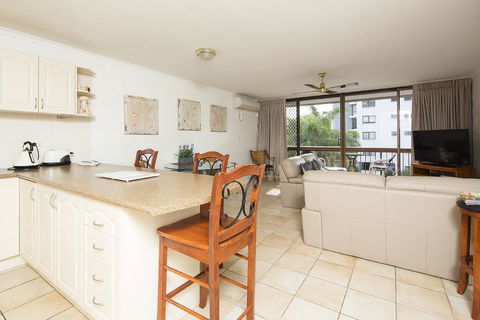 Burleigh Palms Holiday Apartments - Accommodation in Brisbane 31