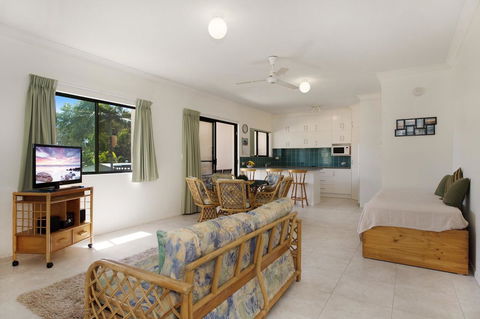 Quiet Location Across From Waterfront - South Esp, Bongaree - Accommodation in Brisbane 12