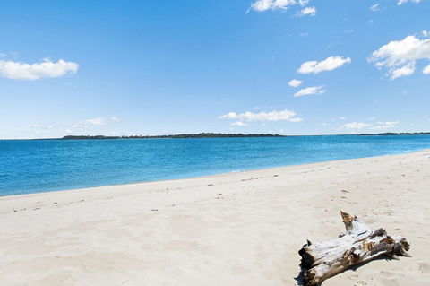 Quiet Location Across From Waterfront - South Esp, Bongaree - Accommodation in Brisbane 18