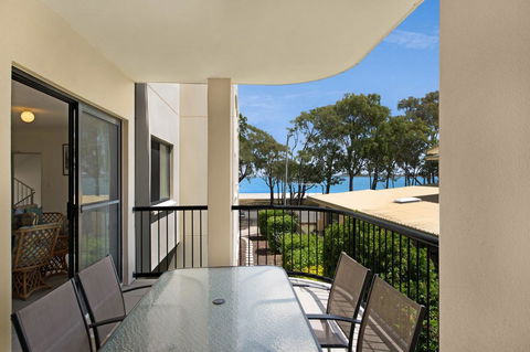 Quiet Location Across From Waterfront - South Esp, Bongaree - Accommodation in Brisbane 9