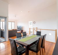 Island Time - Accommodation in Brisbane