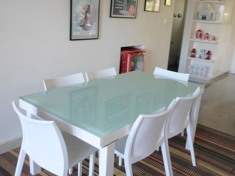 A AAA C-SHACK - Accommodation in Brisbane 7